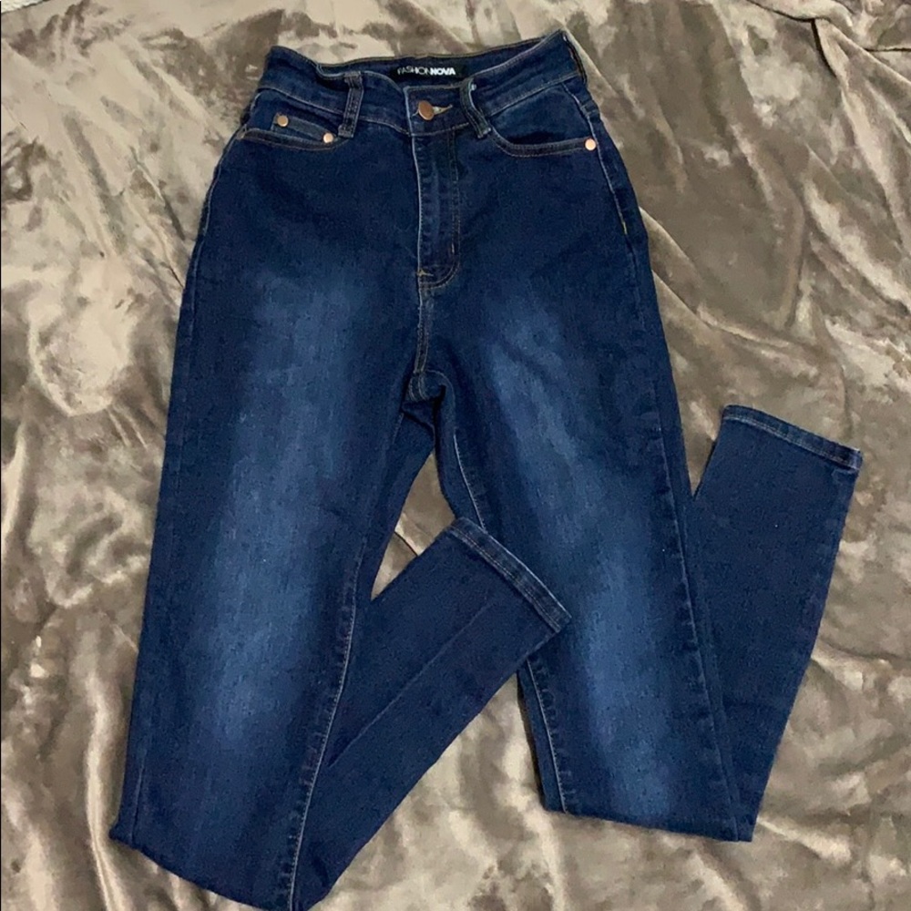 Super high waisted jeans